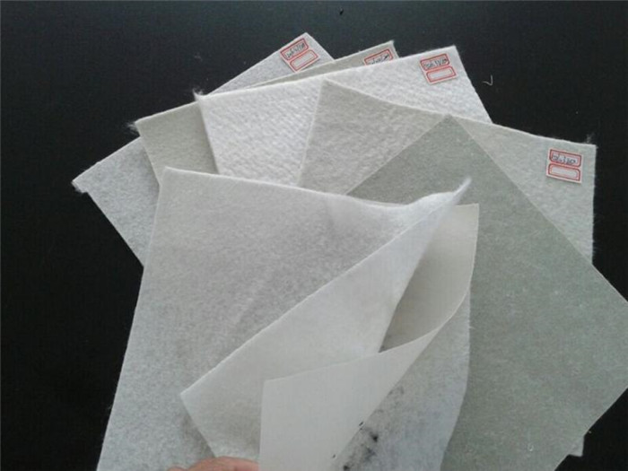 在水库中怎么使用复合土工膜
